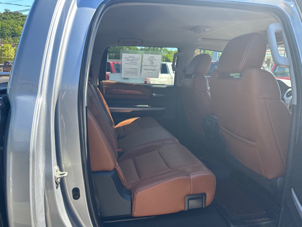 2016 Toyota Tundra Image 10