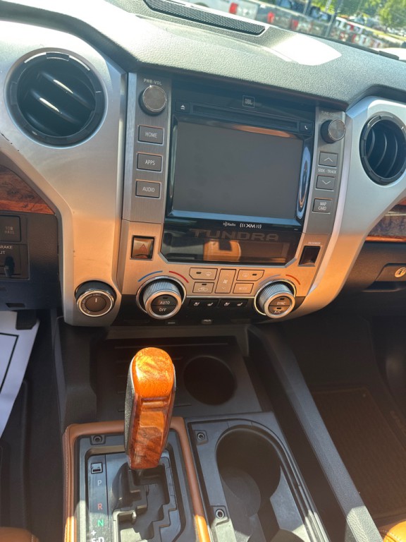 2016 Toyota Tundra Image 18