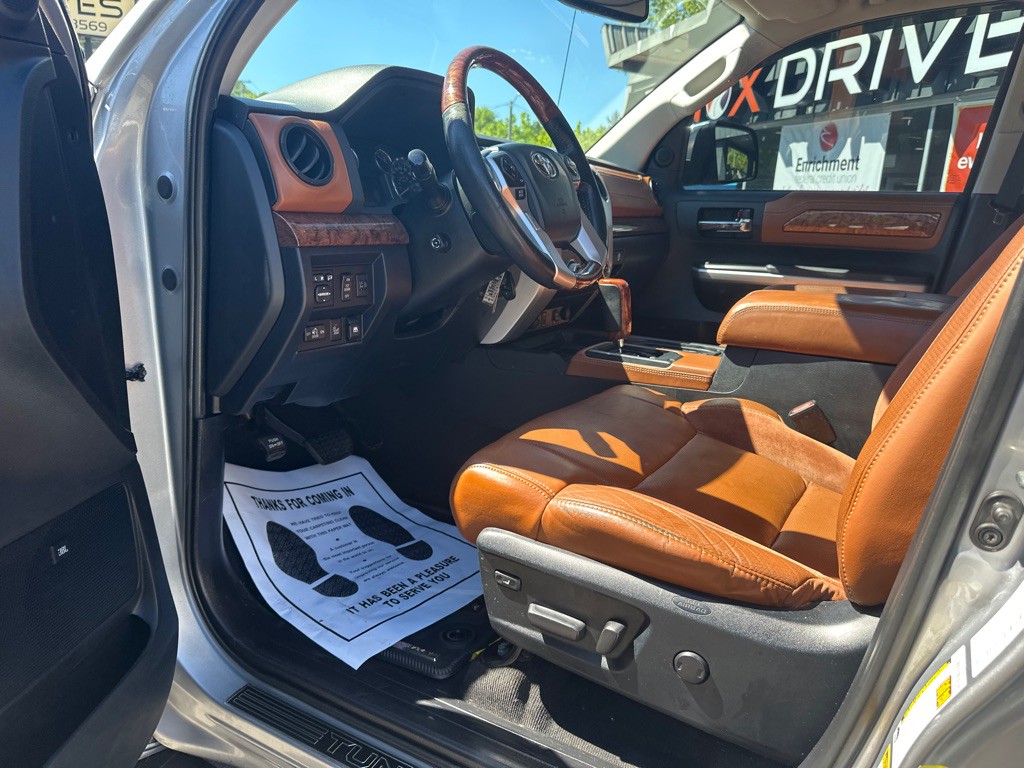 2016 Toyota Tundra Image 20