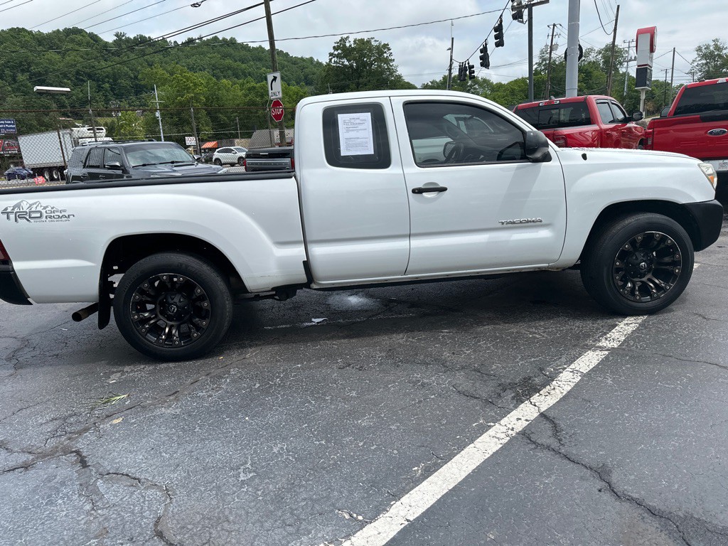 2013 Toyota Tacoma Image 4