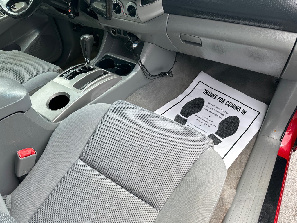 2011 Toyota Tacoma Image 8