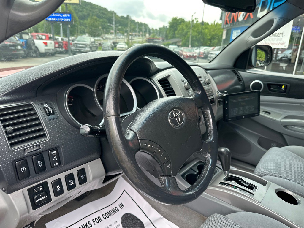 2011 Toyota Tacoma Image 14