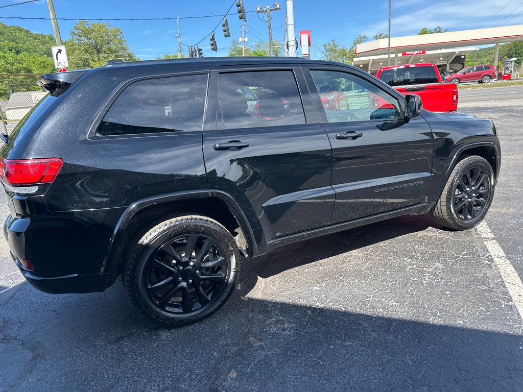 2017 Jeep Grand Cherokee Image 4