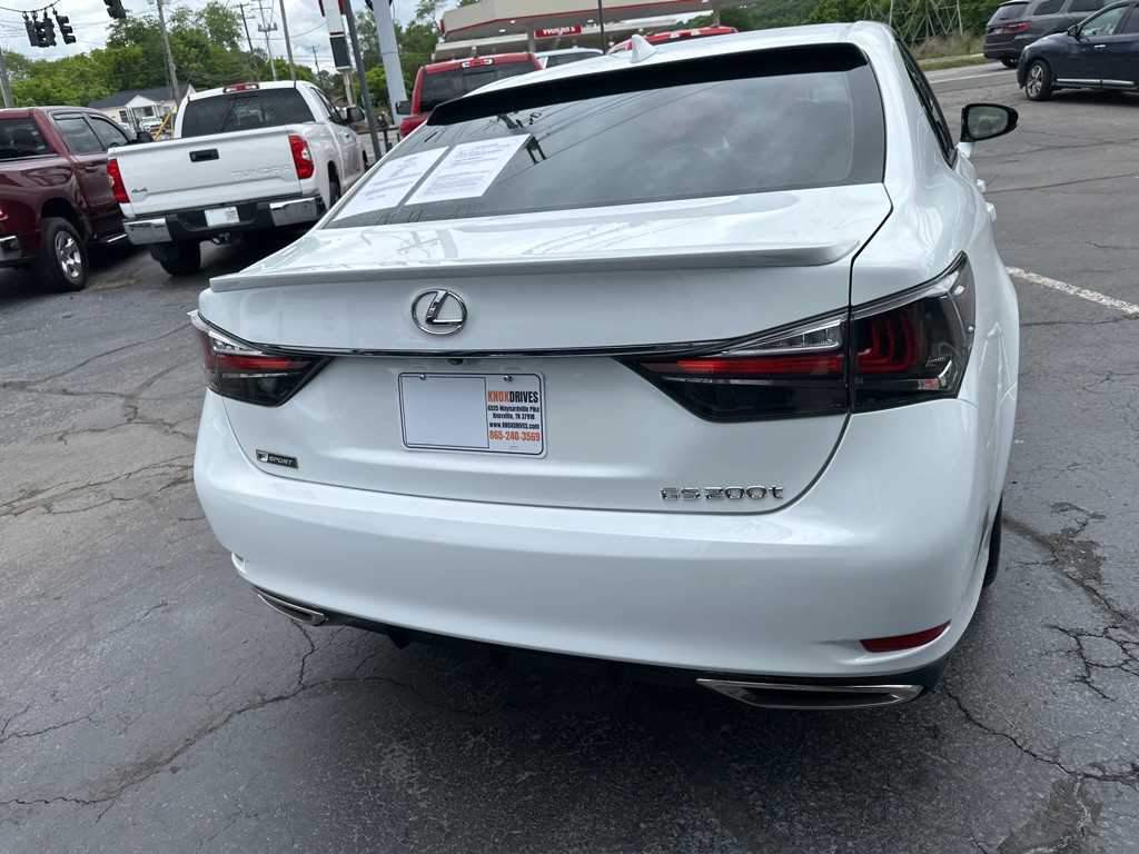 2017 Lexus GS Image 3