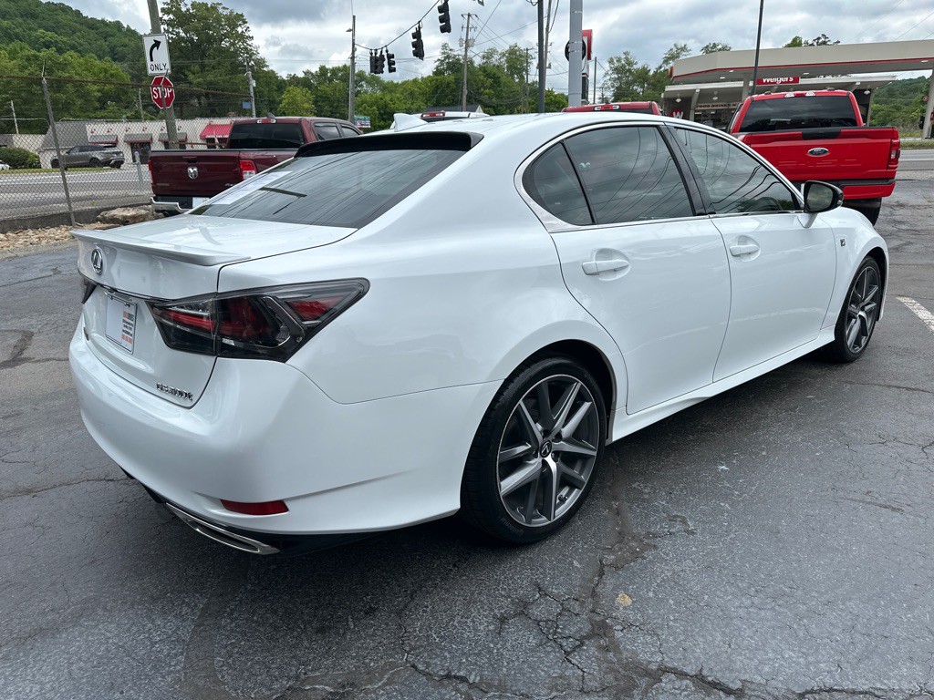 2017 Lexus GS Image 4