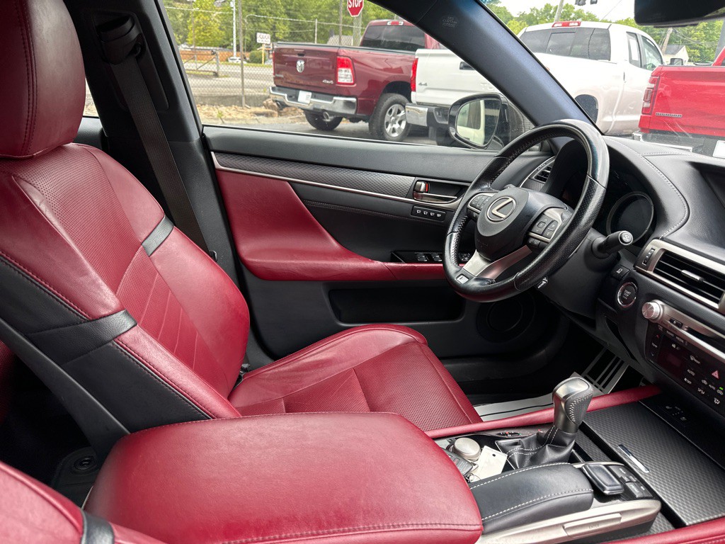 2017 Lexus GS Image 9
