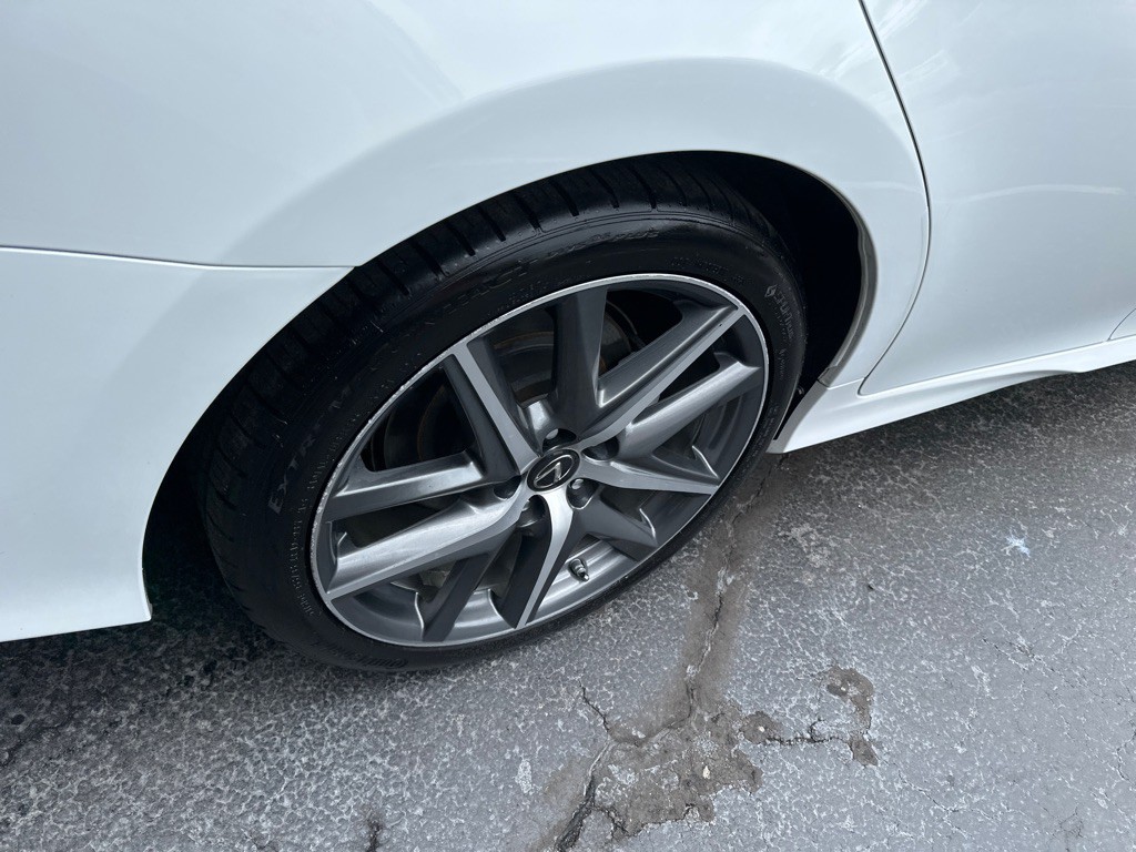 2017 Lexus GS Image 12