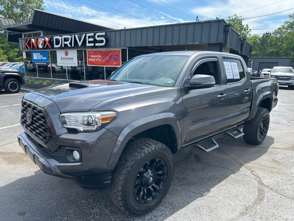 2020 Toyota Tacoma Image 1