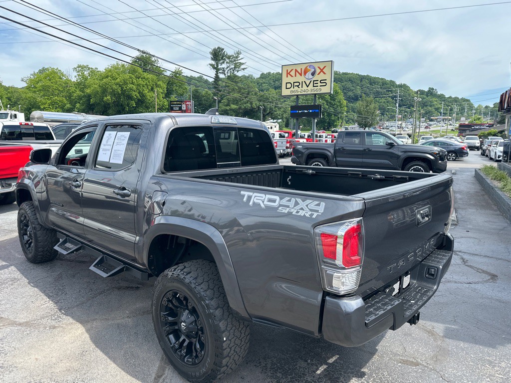 2020 Toyota Tacoma Image 2
