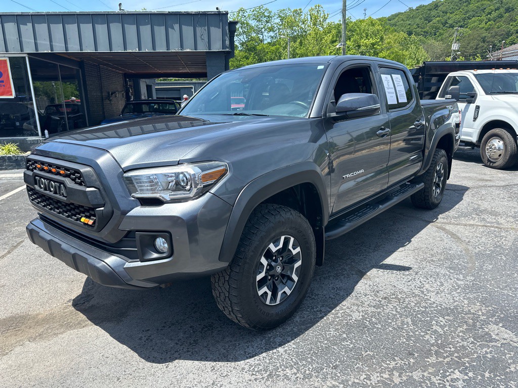 2018 Toyota Tacoma Image 1