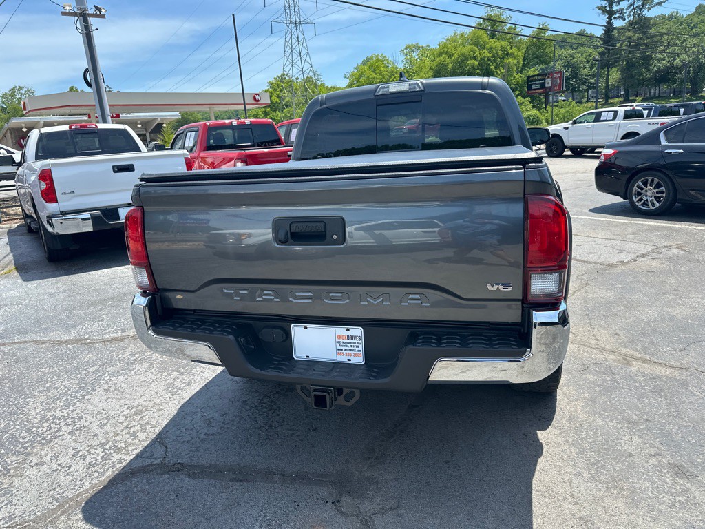 2018 Toyota Tacoma Image 3