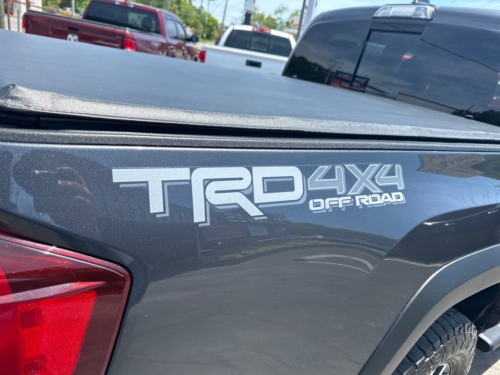 2018 Toyota Tacoma Image 10