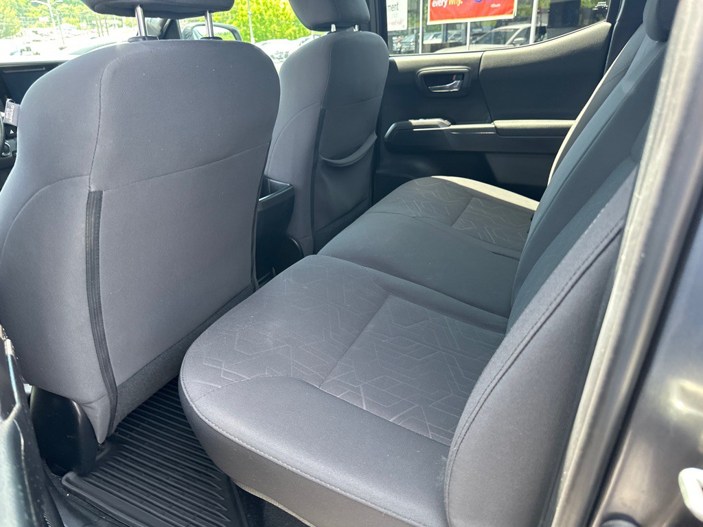 2018 Toyota Tacoma Image 11
