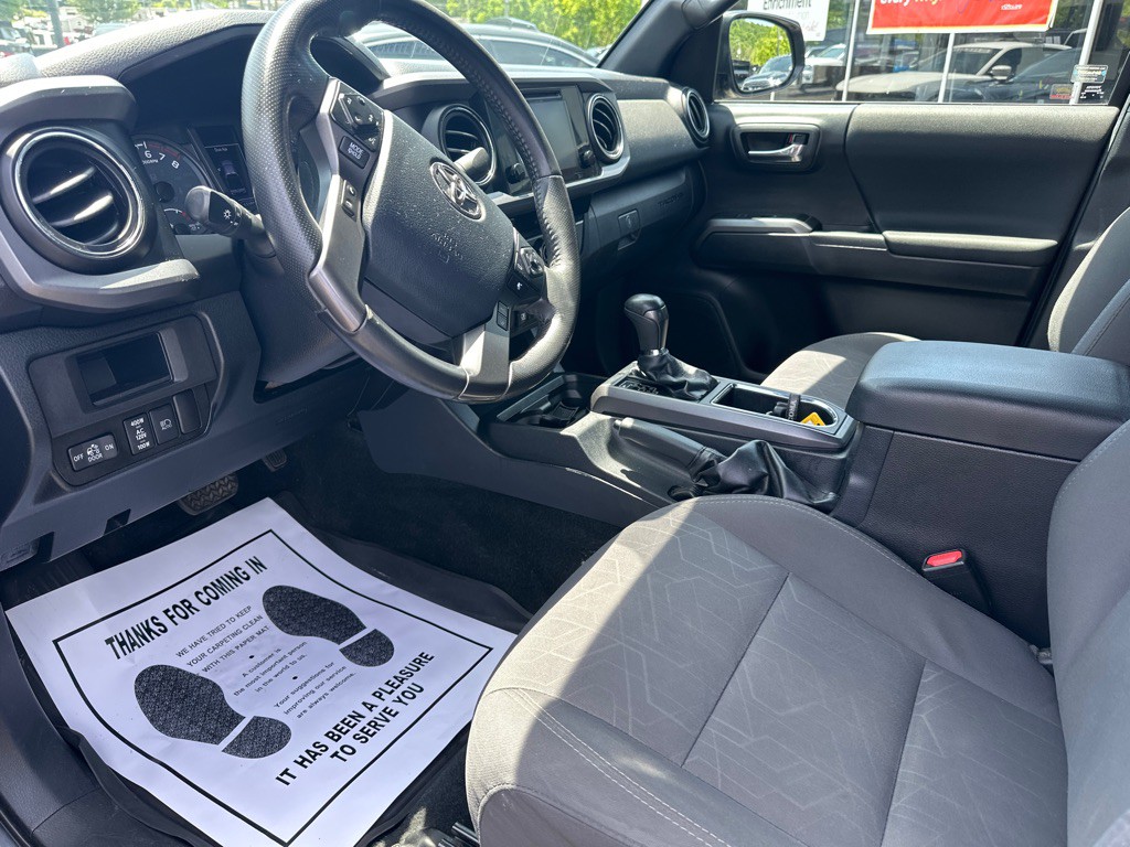 2018 Toyota Tacoma Image 12