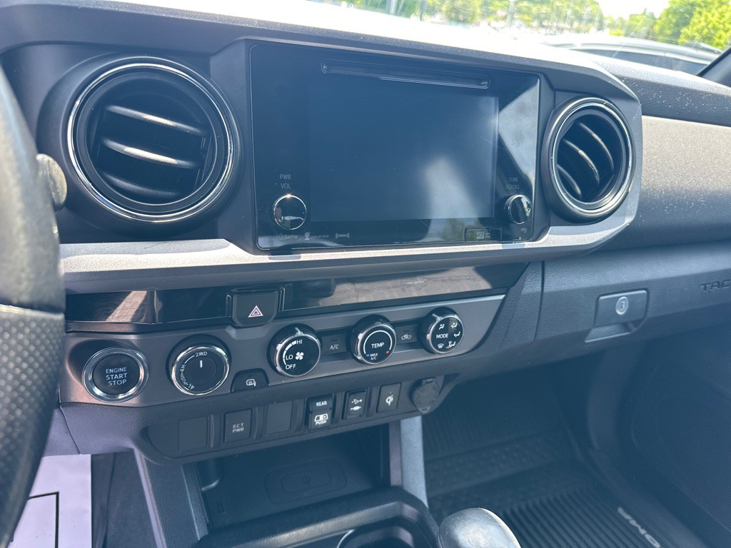 2018 Toyota Tacoma Image 14