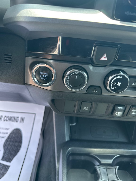 2018 Toyota Tacoma Image 15