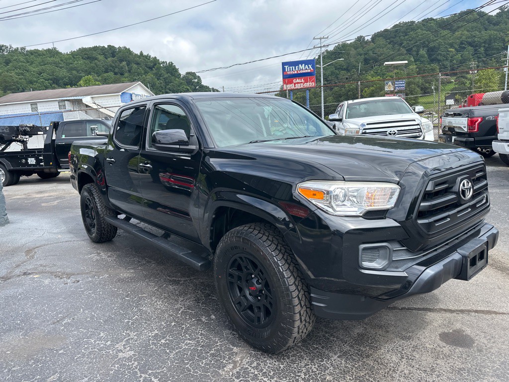 2017 Toyota Tacoma Image 5