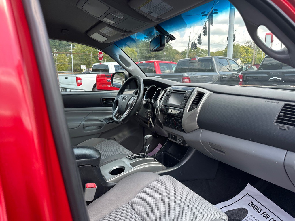 2013 Toyota Tacoma Image 17