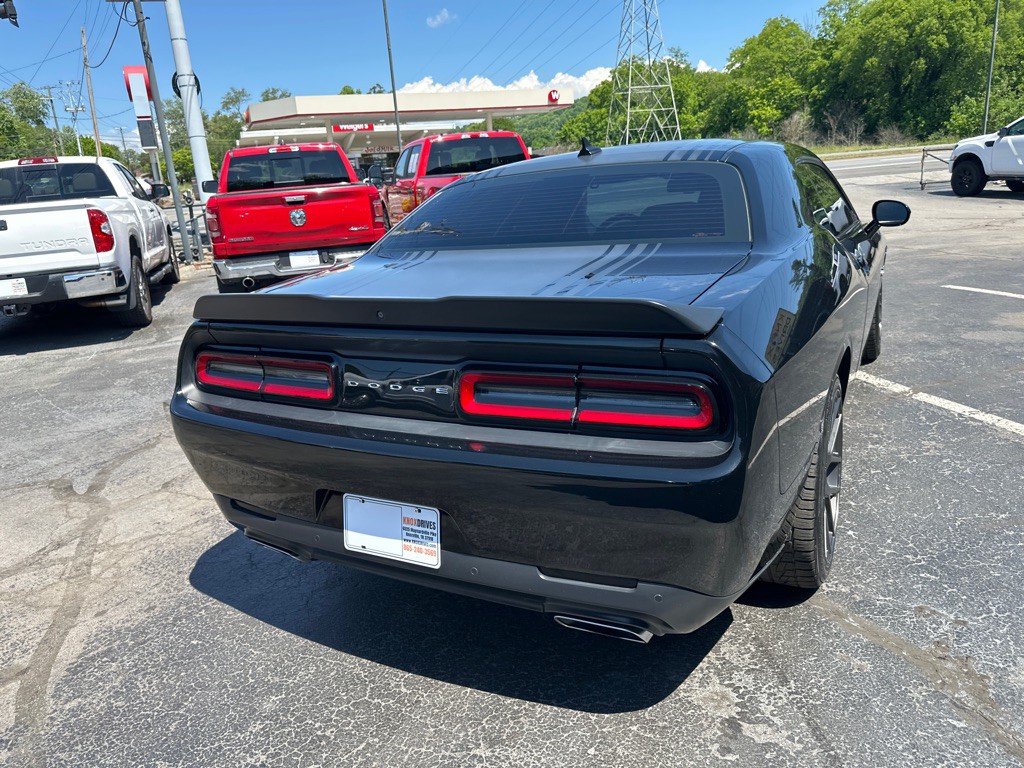 2018 Dodge Challenger Image 3