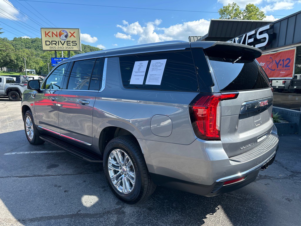 2022 GMC Yukon Image 2