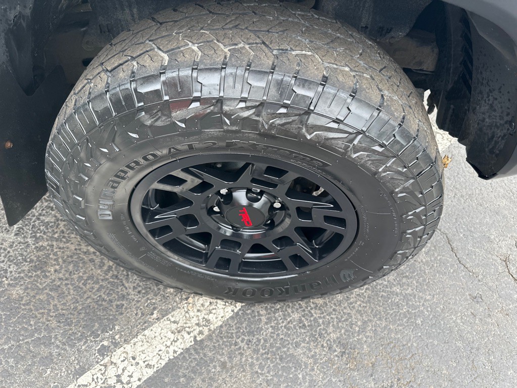 2017 Toyota Tacoma Image 6