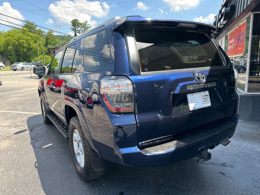 2016 Toyota 4Runner Image 2