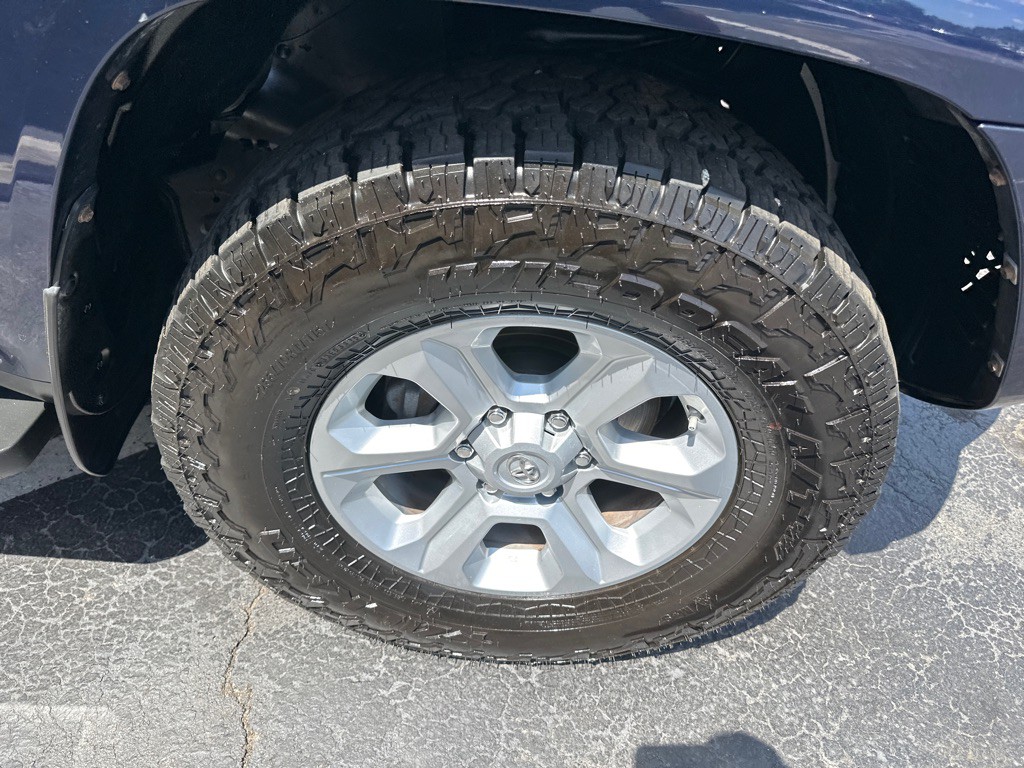 2016 Toyota 4Runner Image 6