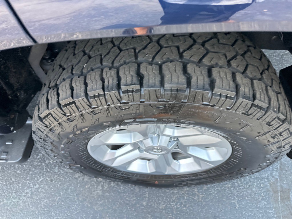 2016 Toyota 4Runner Image 13