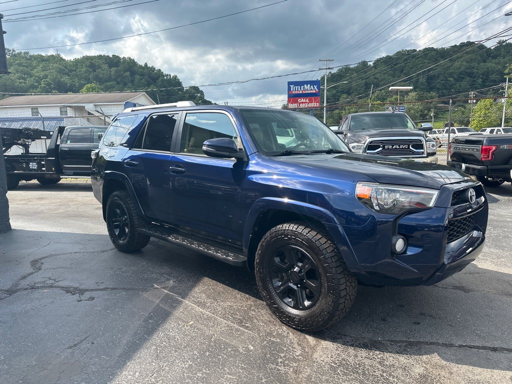 2016 Toyota 4Runner Image 2