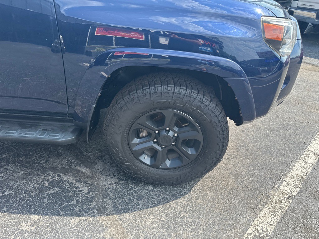 2016 Toyota 4Runner Image 8