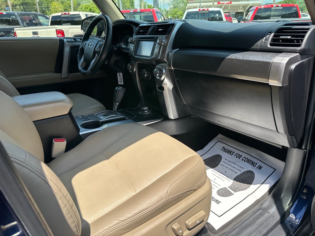 2016 Toyota 4Runner Image 9