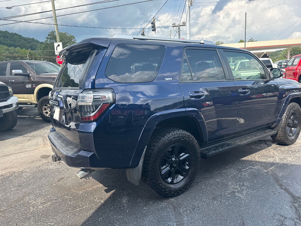 2016 Toyota 4Runner Image 22