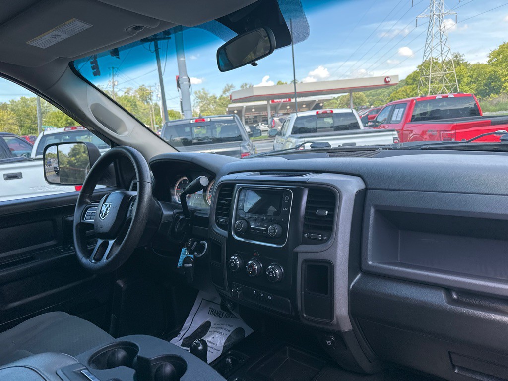 2016 RAM 3500 Image 9