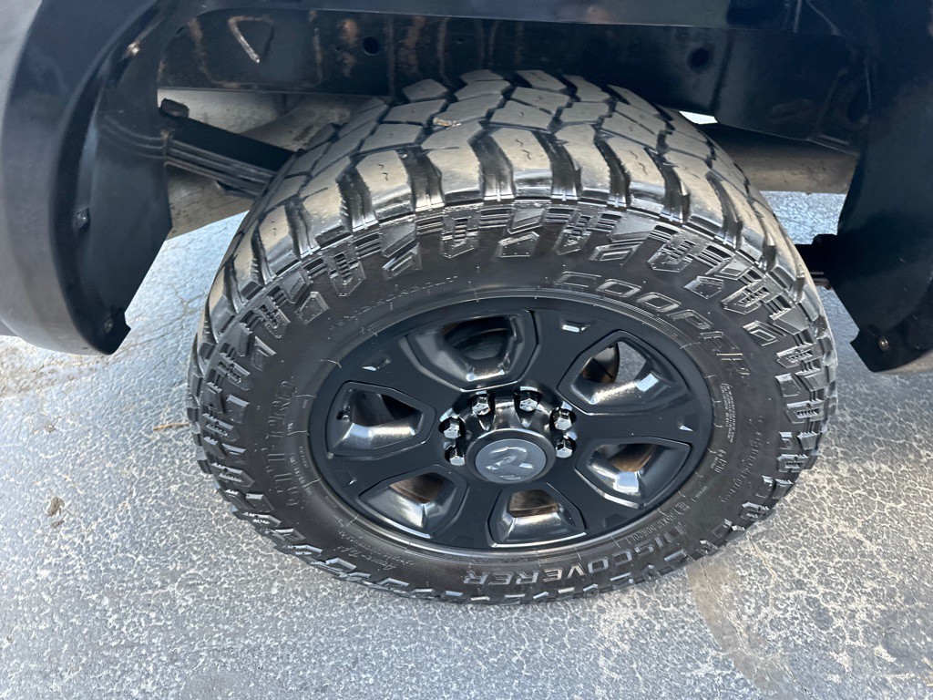 2016 RAM 3500 Image 11