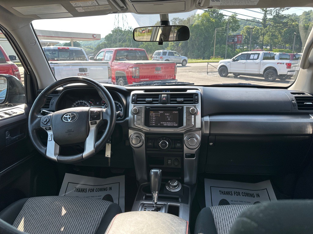 2016 Toyota 4Runner Image 12