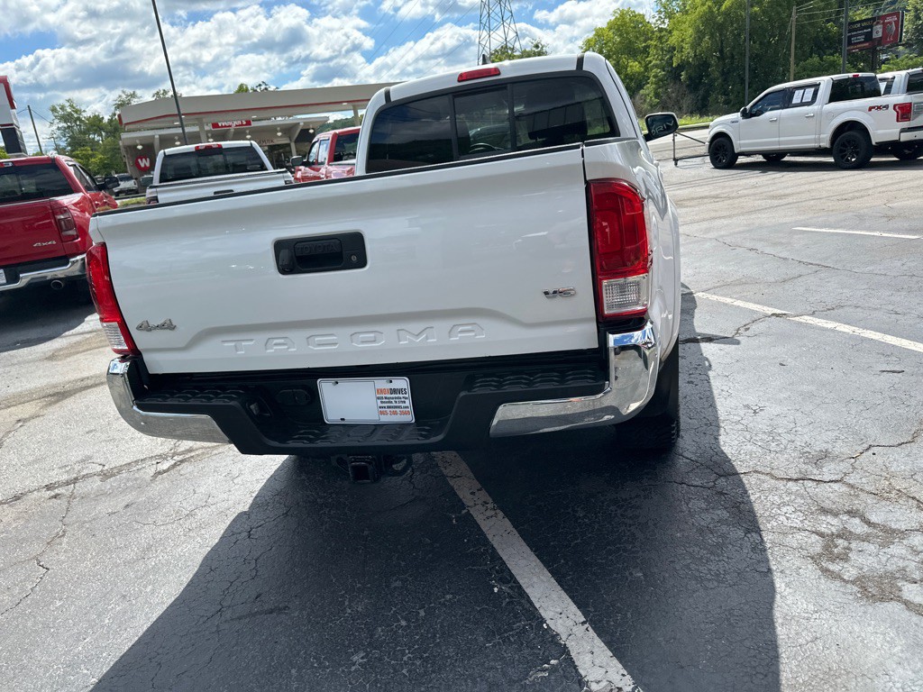 2016 Toyota Tacoma Image 3