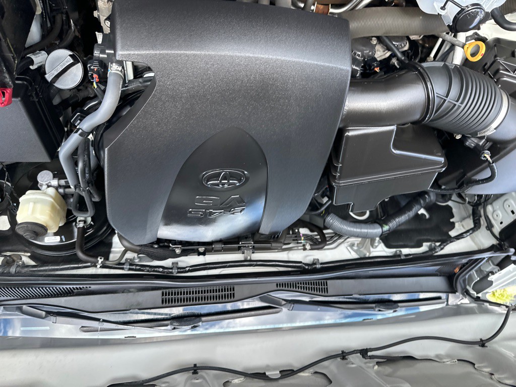 2016 Toyota Tacoma Image 18