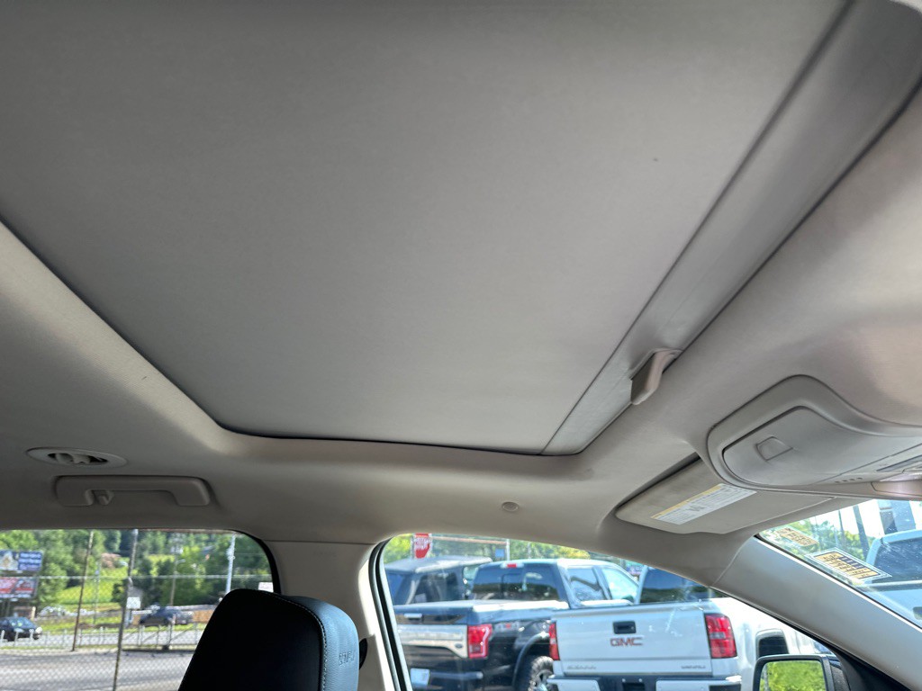 2017 GMC Acadia Image 9