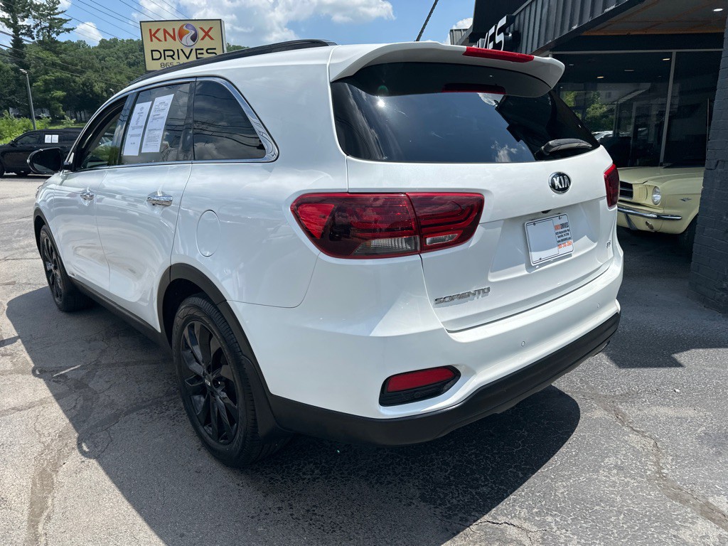 2019 Kia Sorento Image 2