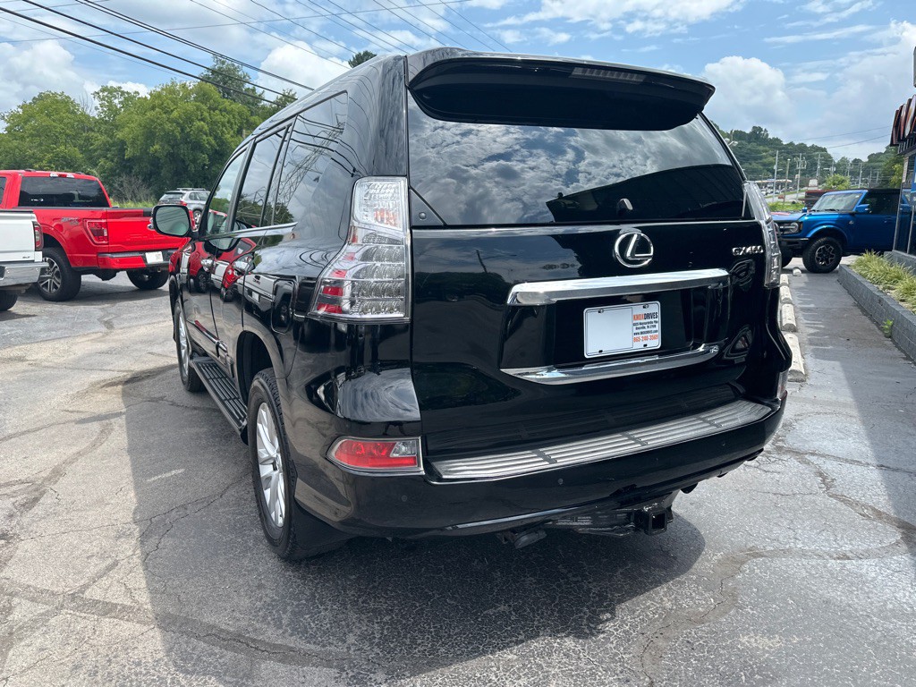 2019 Lexus GX Image 2