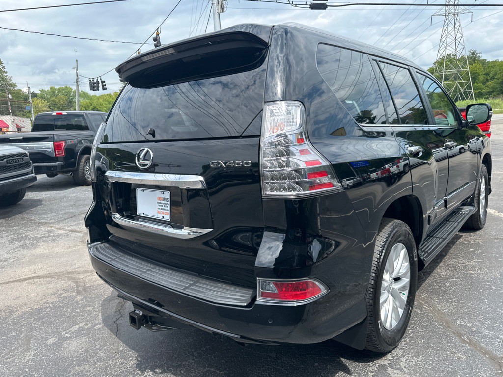 2019 Lexus GX Image 3