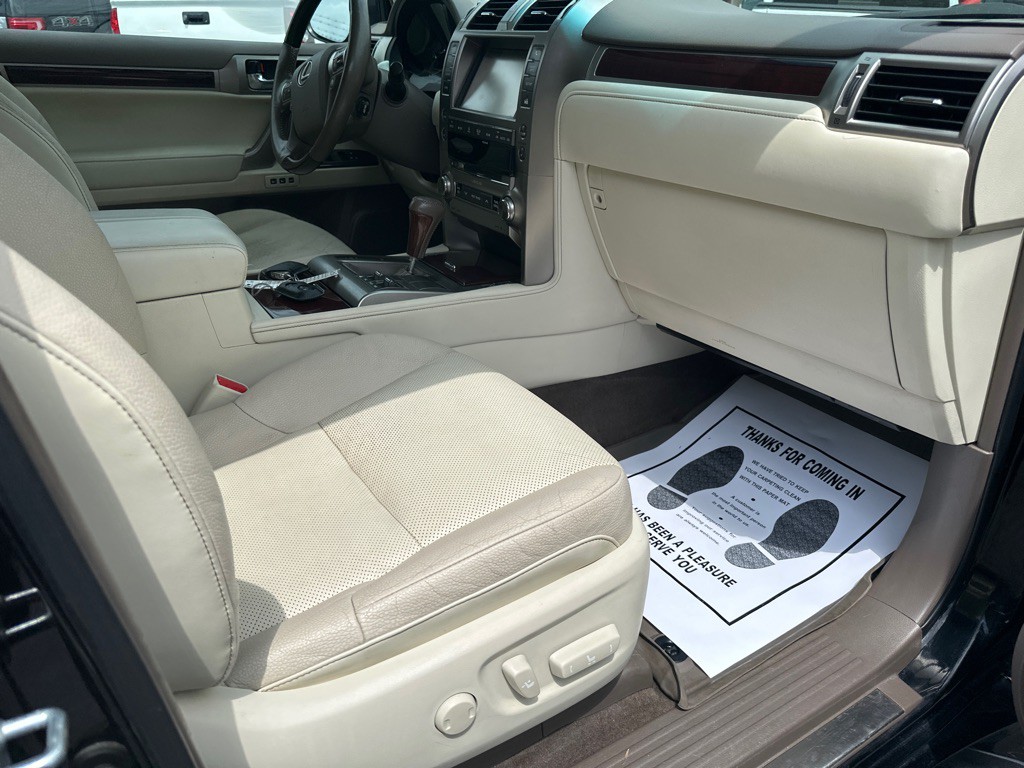 2019 Lexus GX Image 8