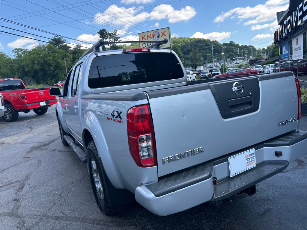 2012 Nissan Frontier Image 2
