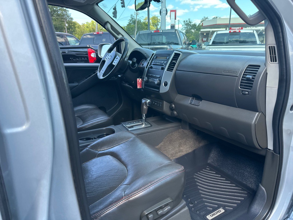 2012 Nissan Frontier Image 7