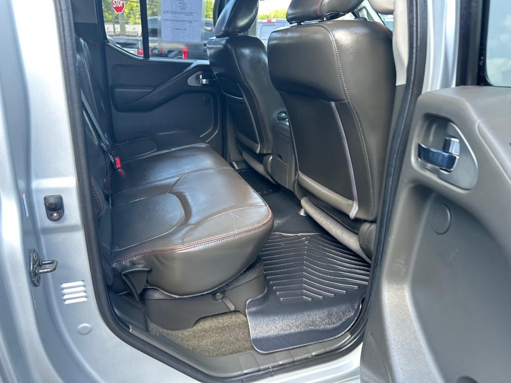 2012 Nissan Frontier Image 9