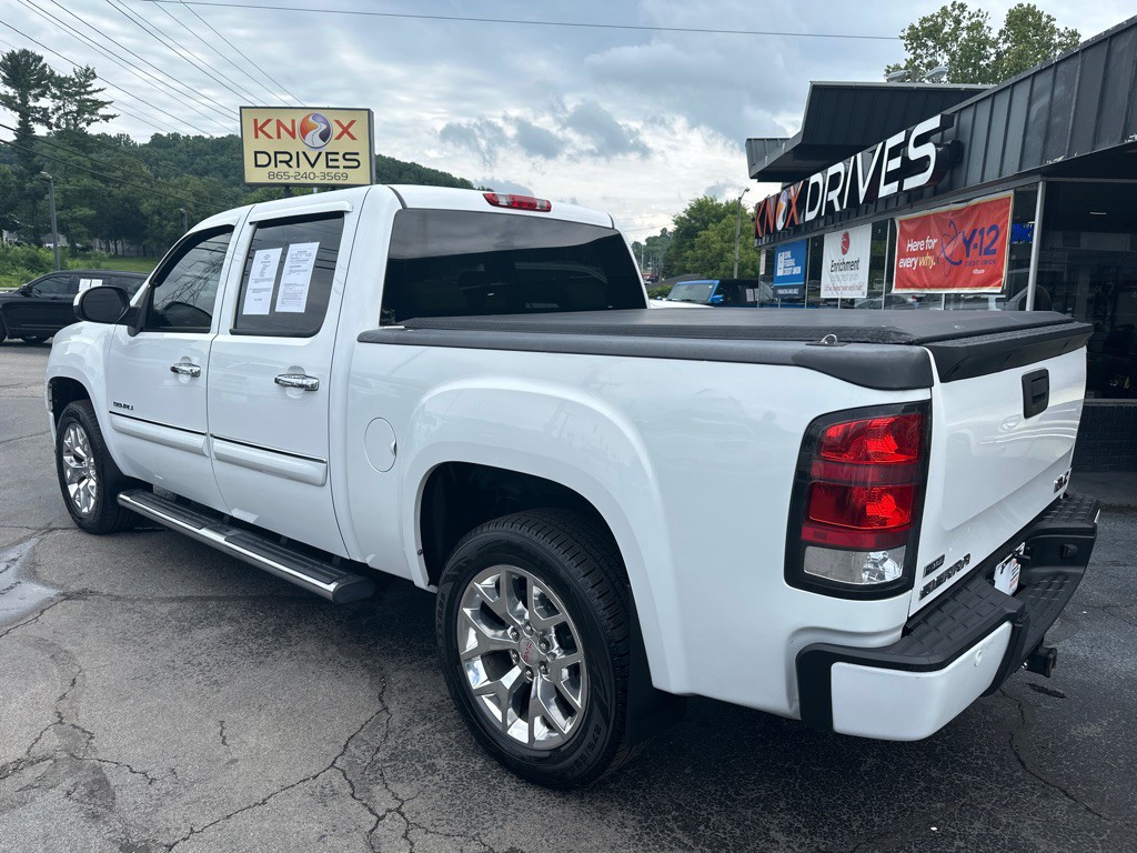 2009 GMC Sierra Image 2