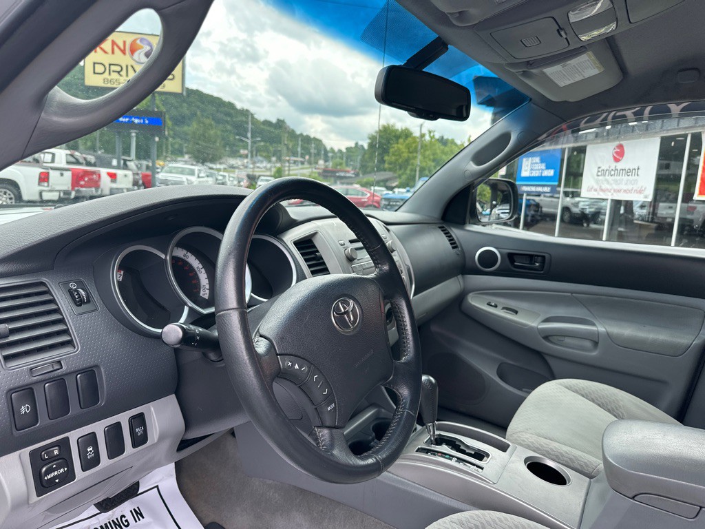 2011 Toyota Tacoma Image 10