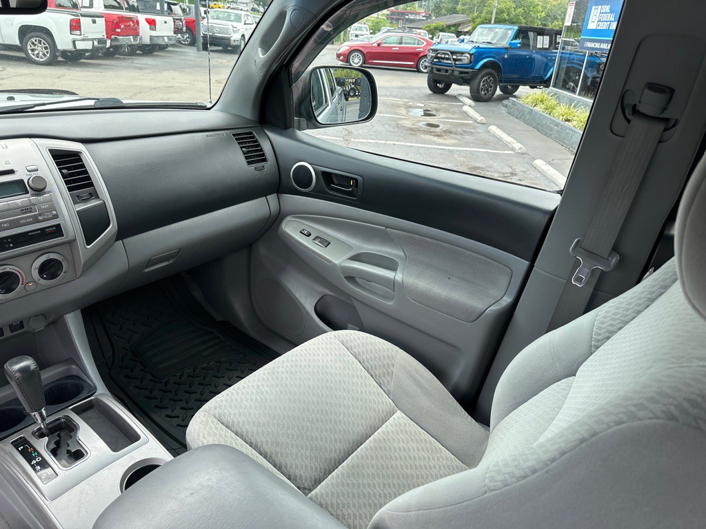 2011 Toyota Tacoma Image 12
