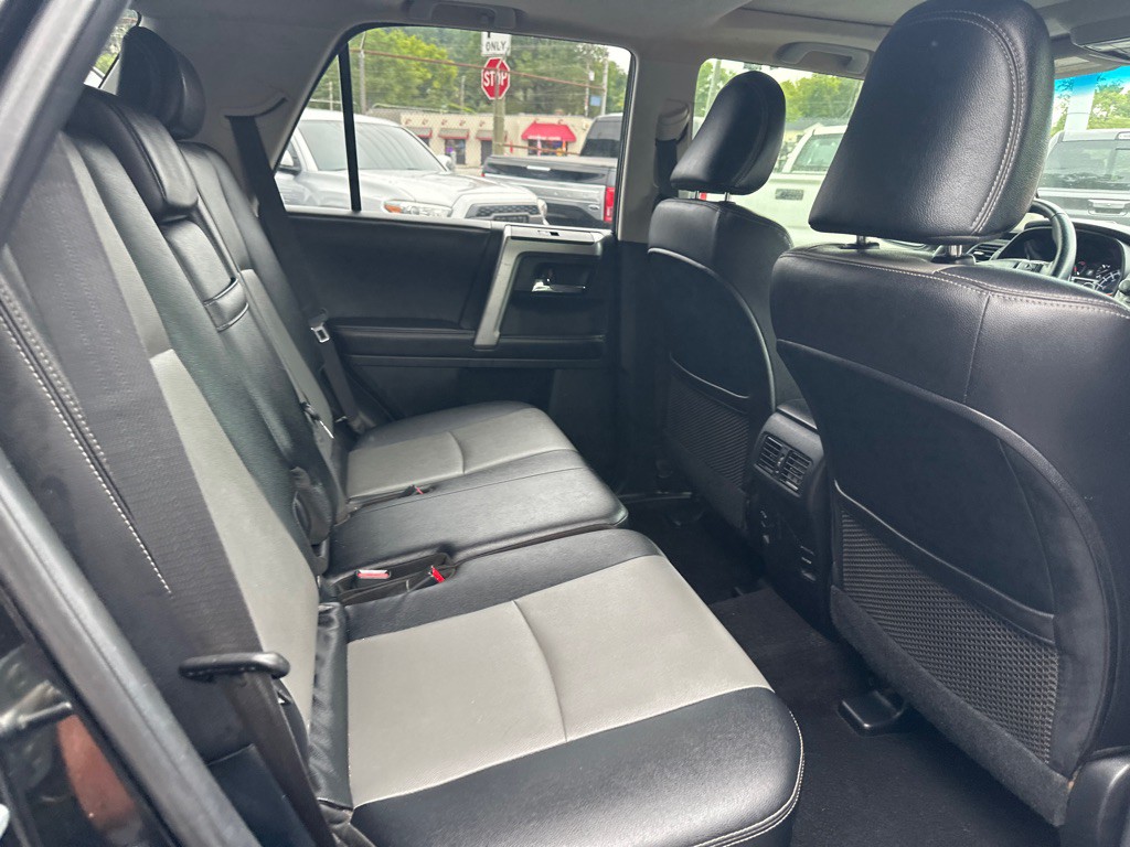 2017 Toyota 4Runner Image 9