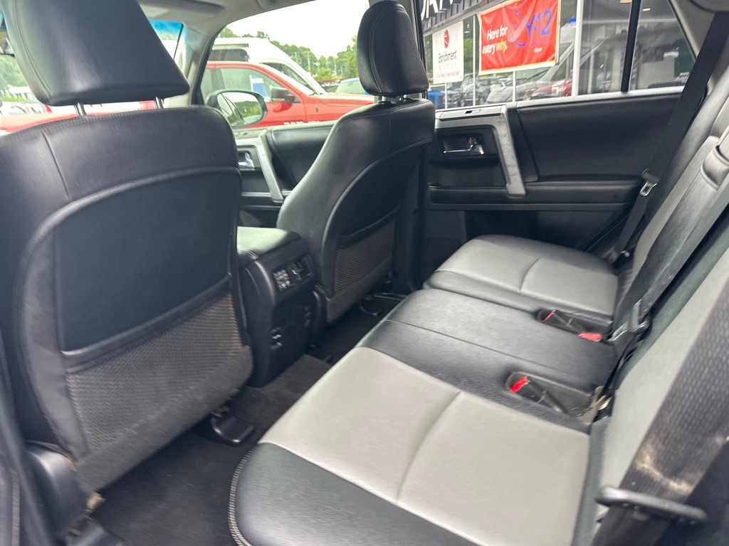 2017 Toyota 4Runner Image 14